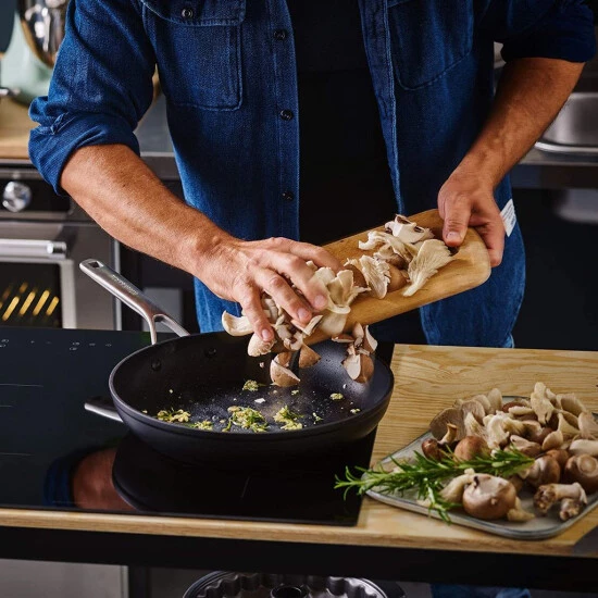 Bestpreis ✔️ KitchenAid Pfannenset, Bratpfanne Induktion, Antihaft Pfanne Aus Hochfestem Aluminium, Backofen- Und Spülmaschinengeeignet, 20/28 Cm ✨ 9 Bestpreis ✔️ KitchenAid Pfannenset, Bratpfanne Induktion, Antihaft Pfanne Aus Hochfestem Aluminium, Backofen- Und Spülmaschinengeeignet, 20/28 Cm ✨ – Bild 7